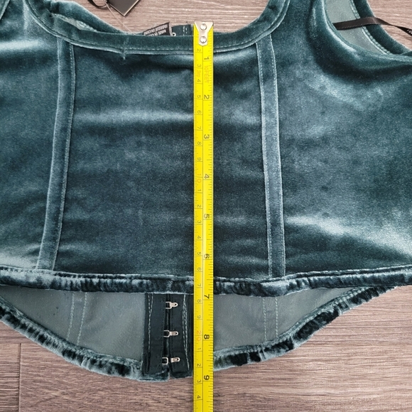 Forever 21 Emerald Velvet Crop Top - Picture 3 of 6